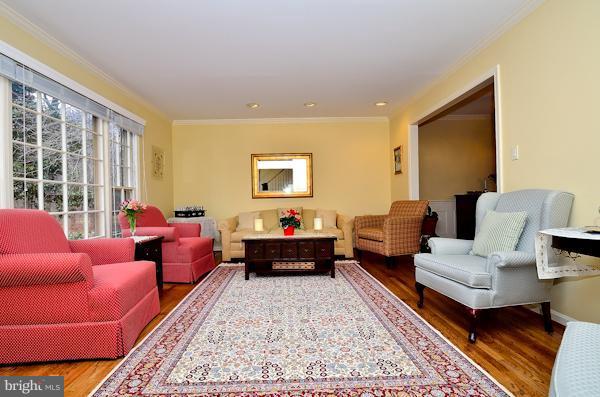 7701 Lear Road McLean, VA 22102 - Photo 19 of 30 Living Room