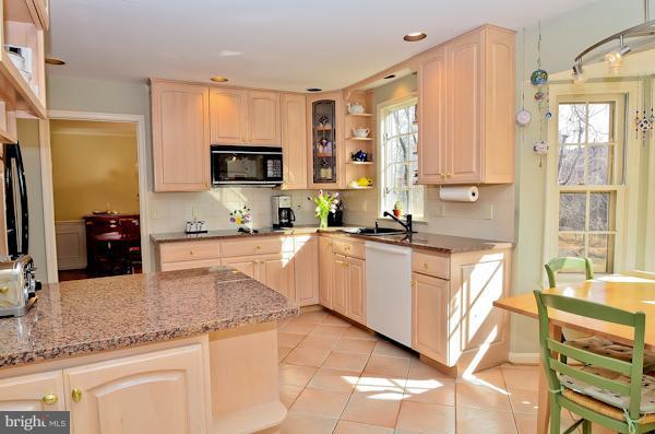 7701 Lear Road McLean, VA 22102 - Photo 23 of 30 Kitchen