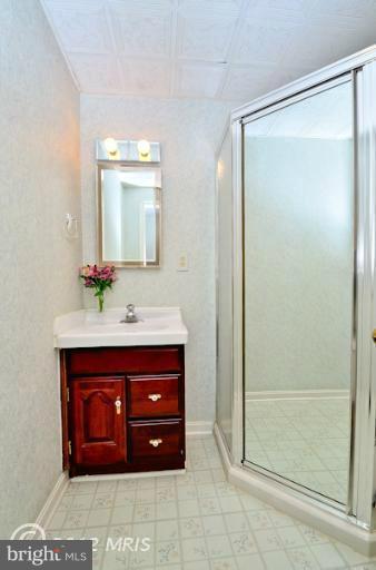 7701 Lear Road McLean, VA 22102 - Photo 7 of 30 Bath