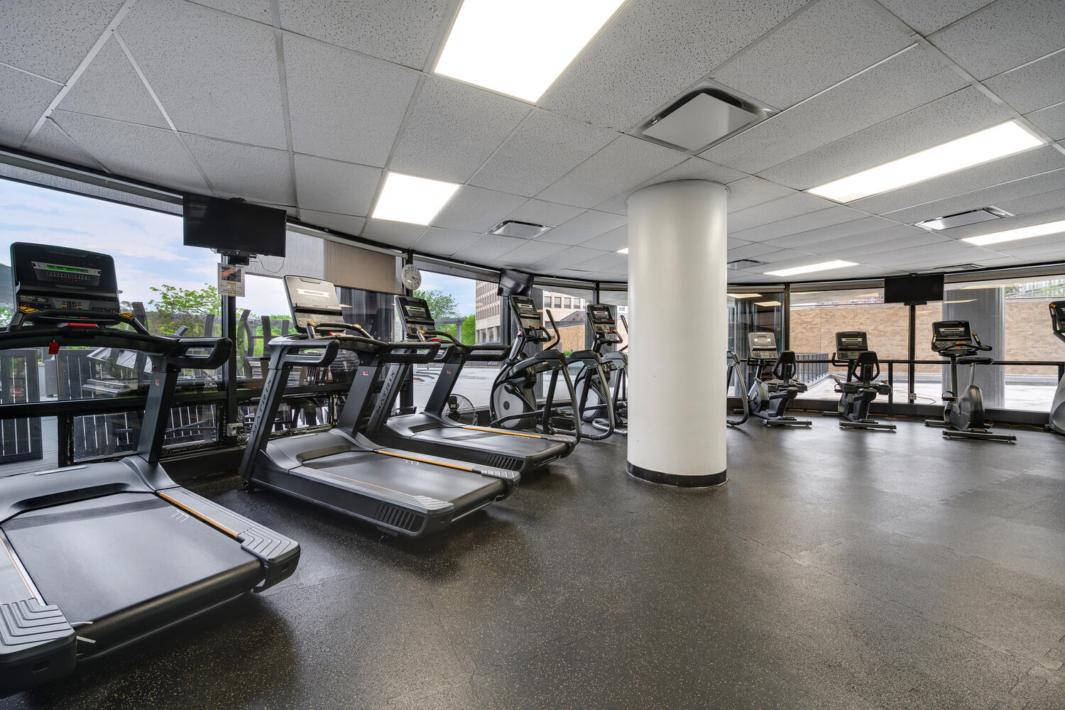 5455 North Sheridan Road, Unit 1711 Chicago, IL 60640 - Photo 16 of 19