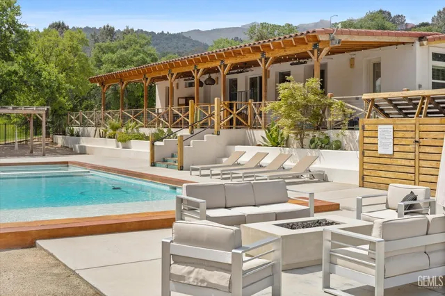 a view of outdoor space