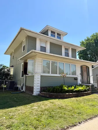 $179,900 | 704 14th Avenue, Fulton, IL 61252