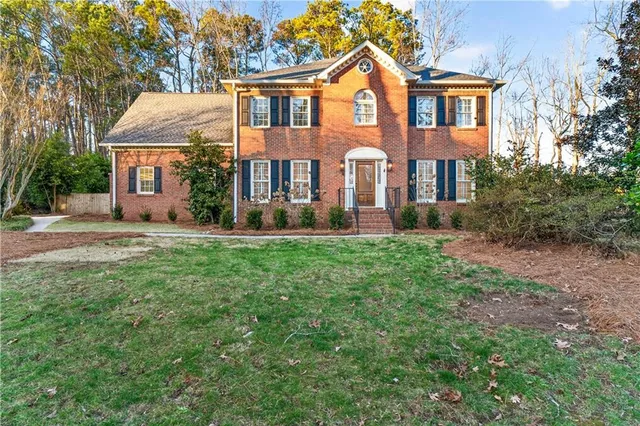 $799,900 | 140 Derby Forest Court, Roswell, GA 30076