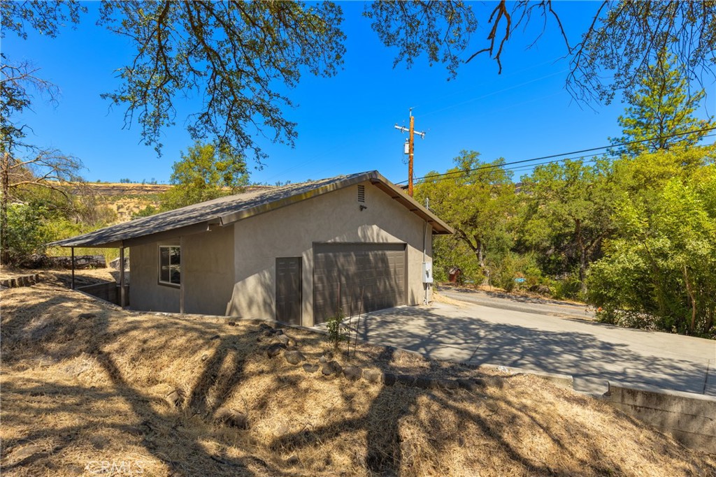 1926 Honey Run Road Chico, CA 95928 - Photo 10 of 24 a backyard of a house