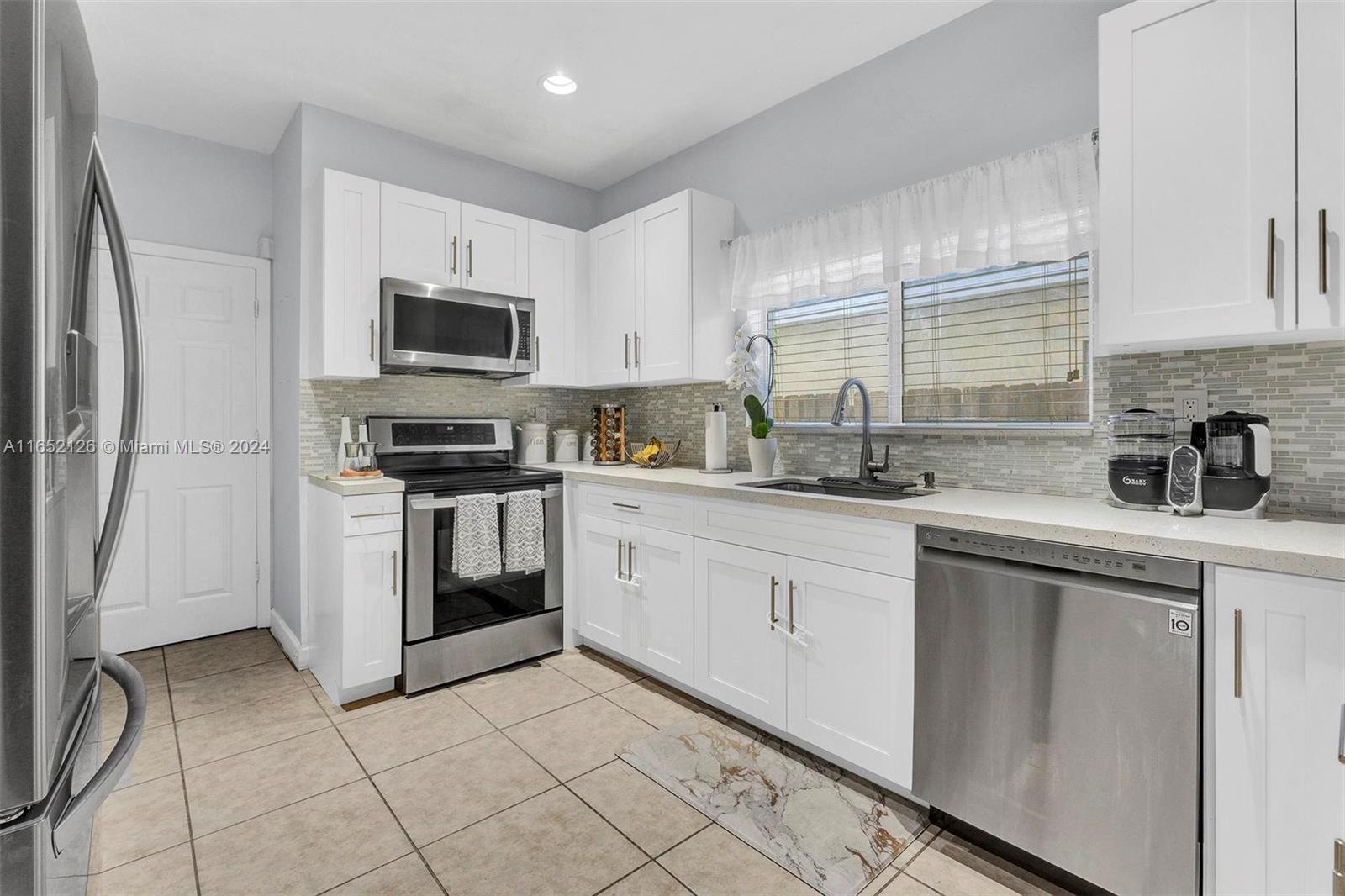 2905 Northeast 4th Street Homestead, FL 33033 - Photo 18 of 47