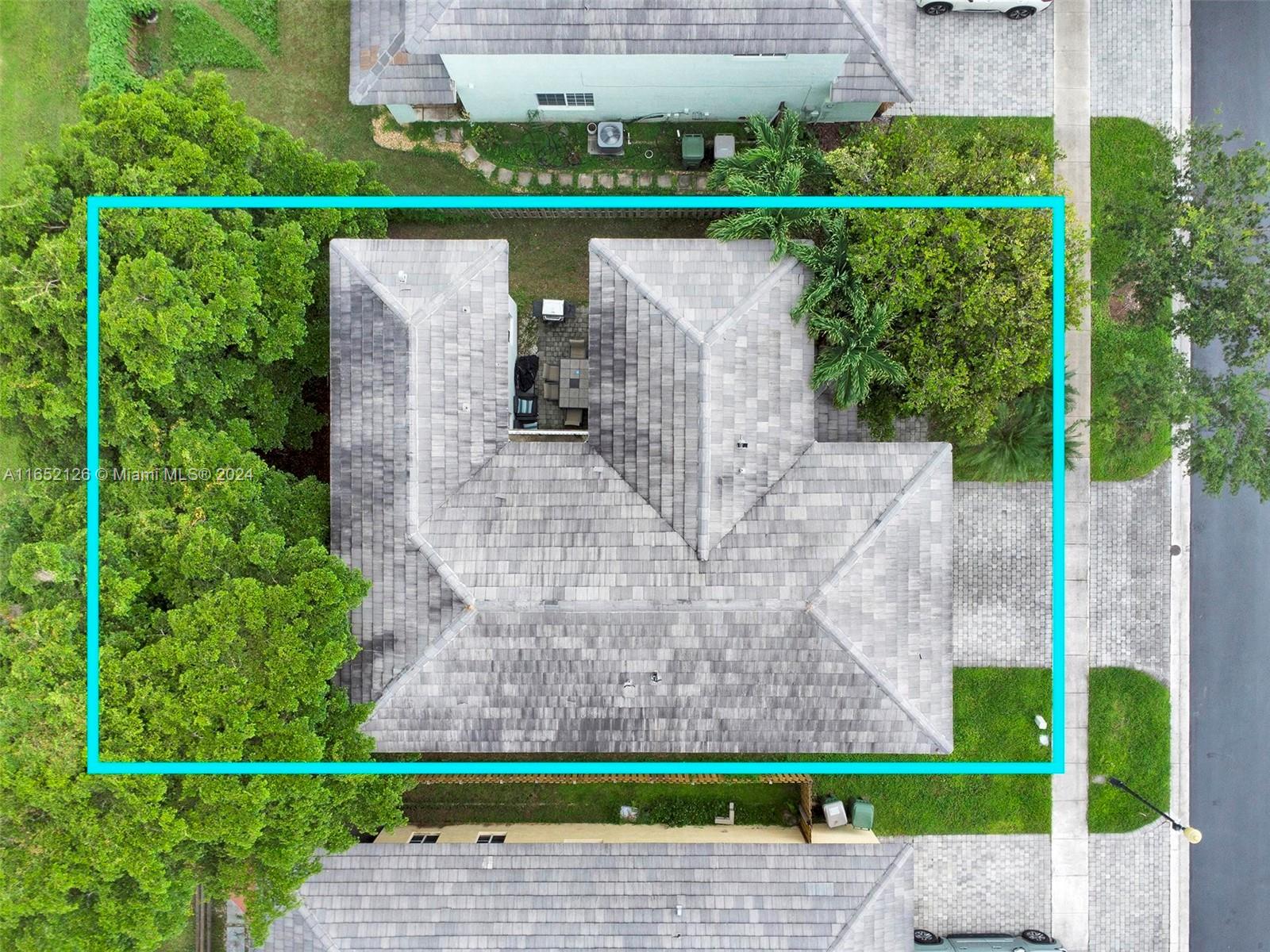 2905 Northeast 4th Street Homestead, FL 33033 - Photo 4 of 47
