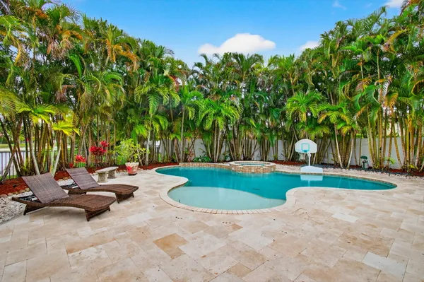 $1,102,500 | 9732 Phipps Lane, Wellington, FL 33414