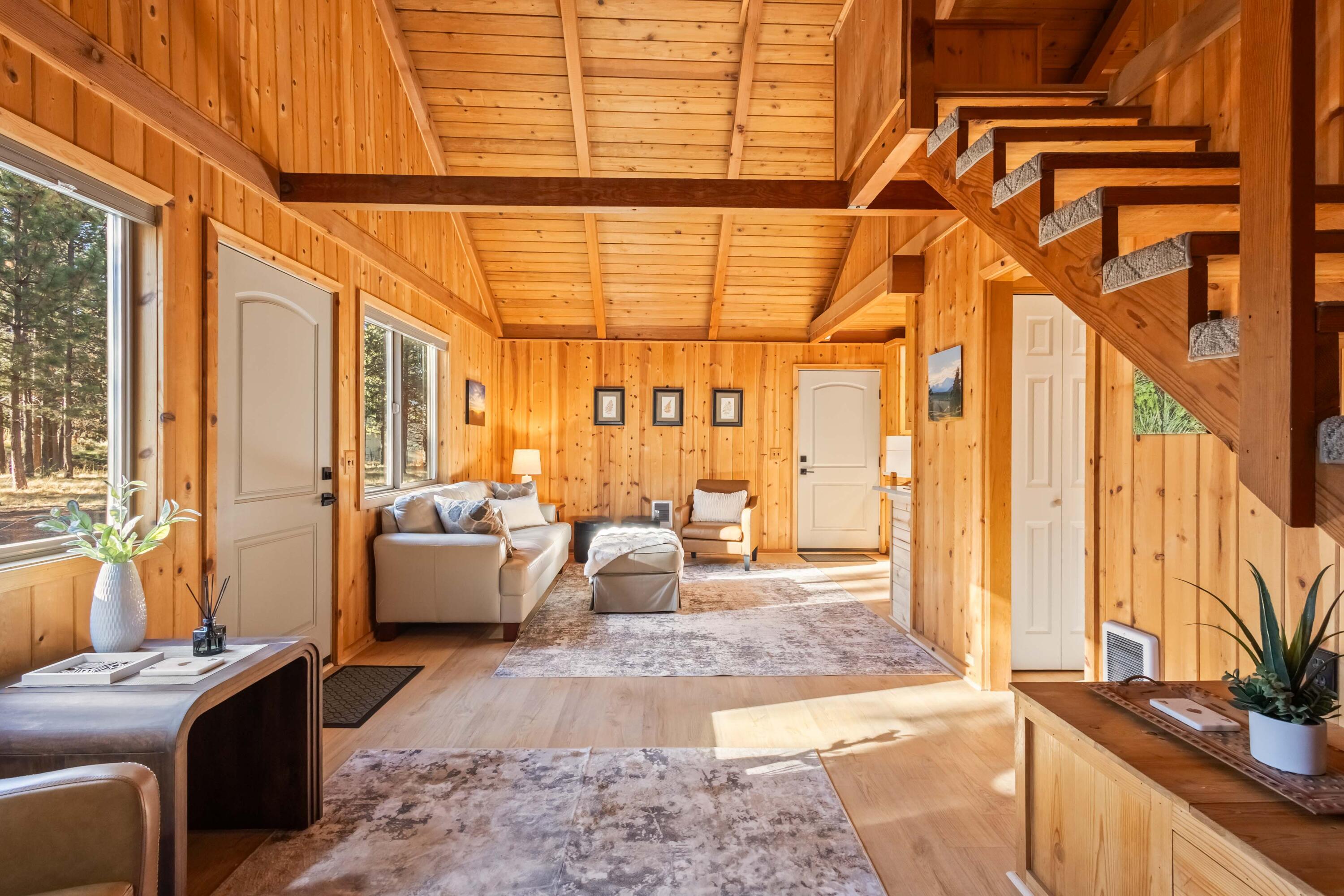 17280 Azusa Road Bend, OR 97707 - Photo 7 of 38 Vaulted Great Room