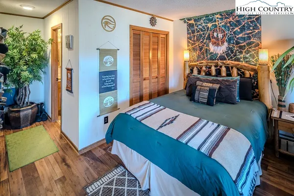 $899,000 | 270 Elk Hill Drive, Banner Elk, NC 28604