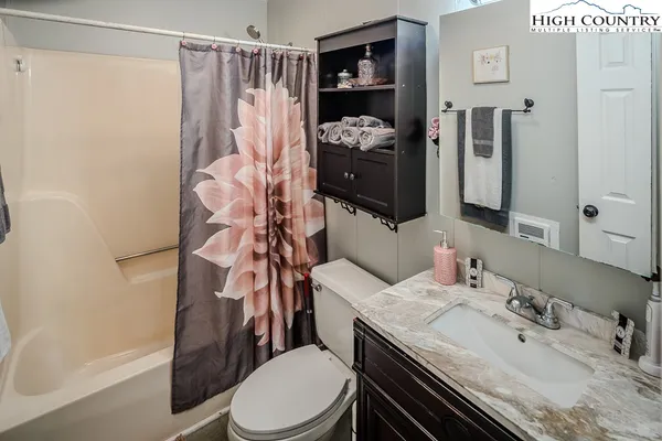 $899,000 | 270 Elk Hill Drive, Banner Elk, NC 28604