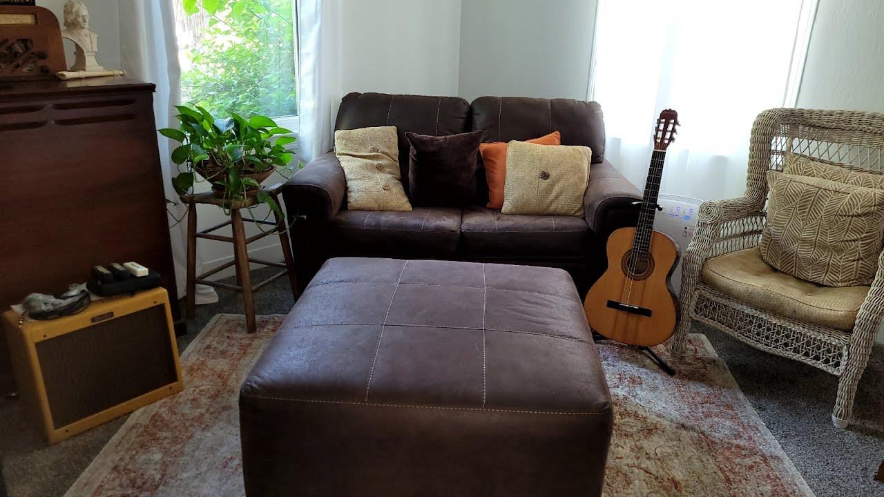 450 C Street Fresno, CA 93706 - Photo 18 of 22 a living room with furniture and a couch