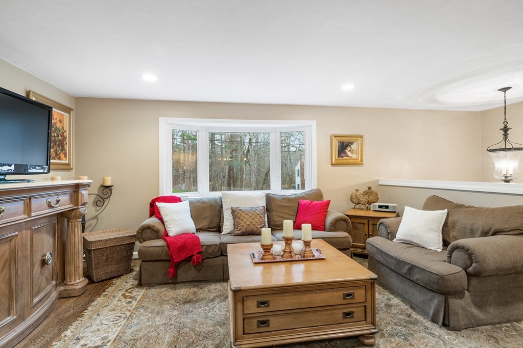 34 Barton Road Foxboro, MA 02035 - Photo 11 of 33 Gallery Image 11