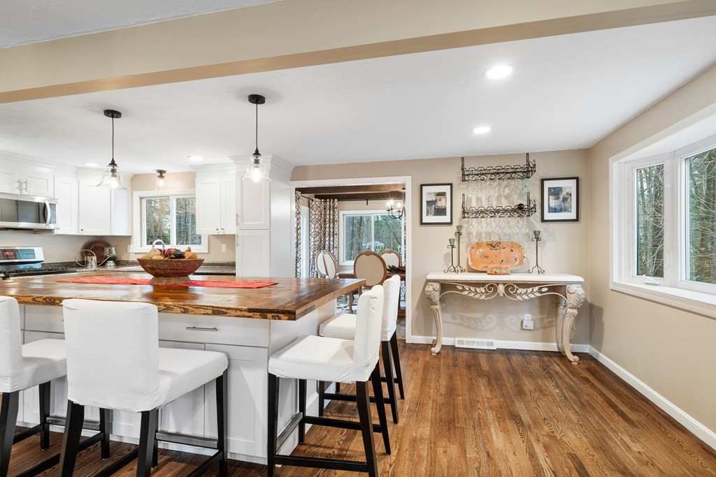 34 Barton Road Foxboro, MA 02035 - Photo 3 of 33 Gallery Image 3