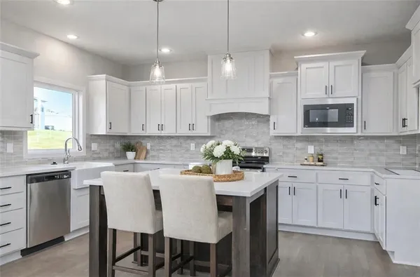 $669,950 | 6100 Barth Road, Shawnee, KS 66226
