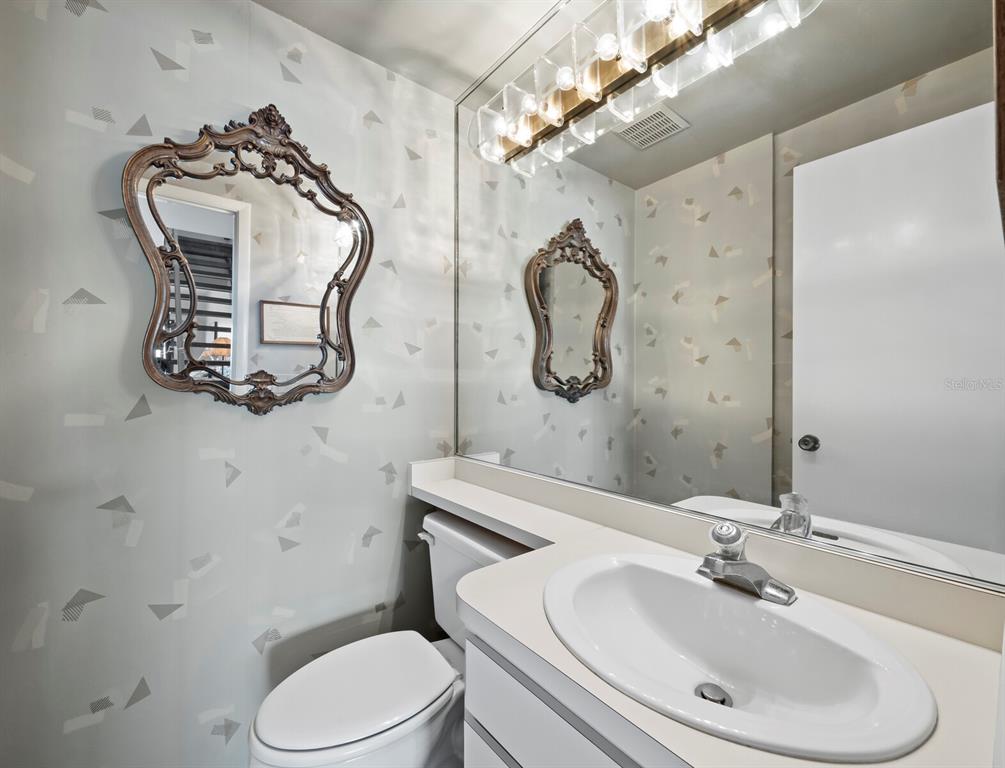 490 North Shore Road, Unit 6 Longboat Key, FL 34228 - Photo 22 of 67