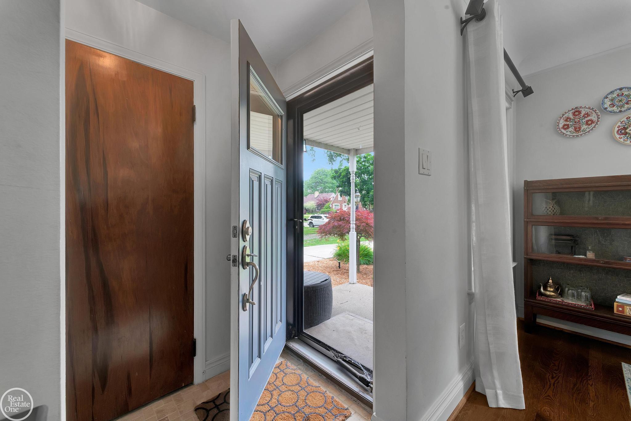 951 Hampton Road Grosse Pointe, MI 48236 - Photo 51 of 85 50147430-86a9346d-7268-44d8-bfea-5f4fef779feb.JPG