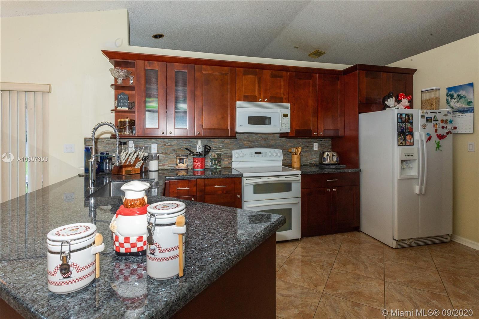 Flamingo Estates Miramar, FL 33027 - Photo 4 of 15