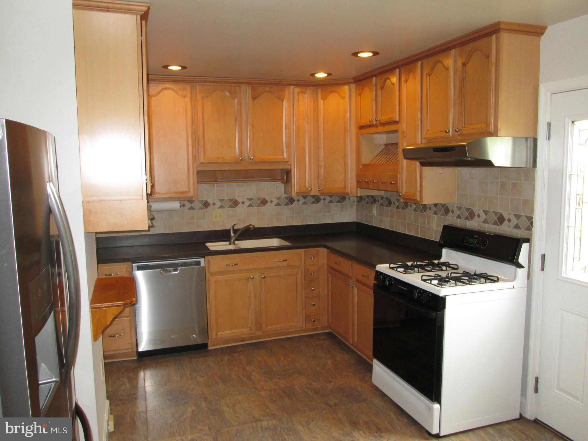 7401 Castle Road Manassas, VA 20109 - Photo 2 of 45 Kitchen Pic 1