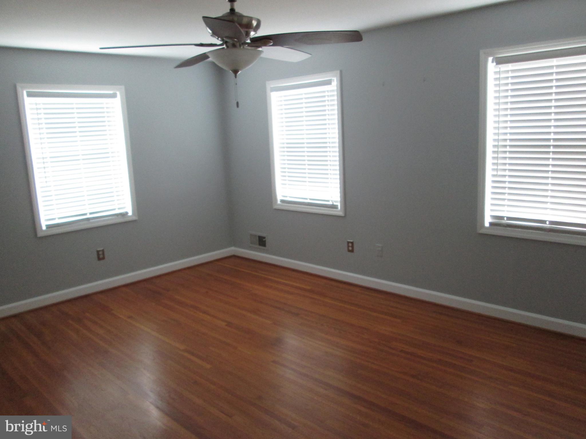 7401 Castle Road Manassas, VA 20109 - Photo 11 of 45 Master bedroom Pic 2