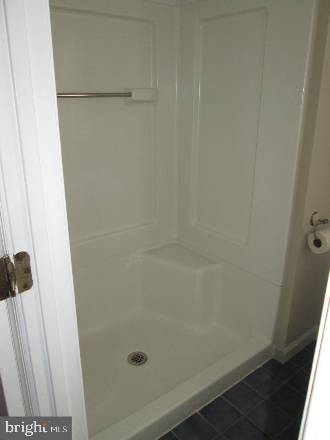 7401 Castle Road Manassas, VA 20109 - Photo 15 of 45 Master Bathroom Pic 1
