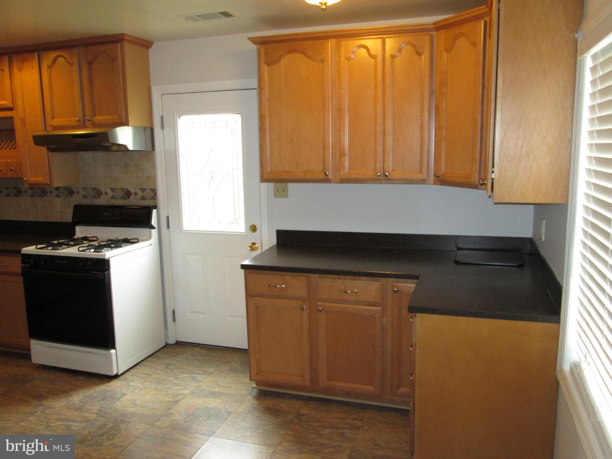 7401 Castle Road Manassas, VA 20109 - Photo 3 of 45 Kitchen Pic 2