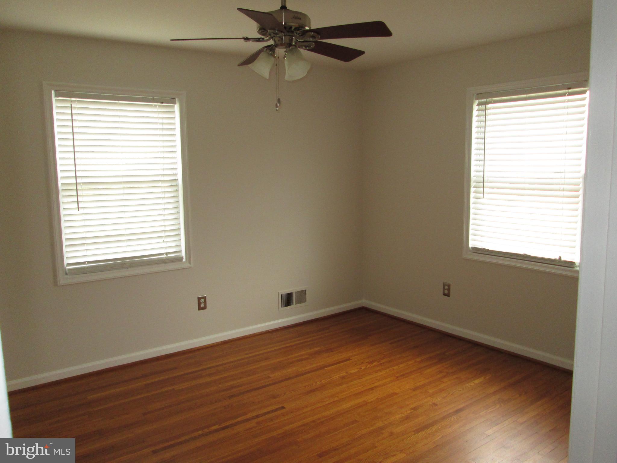 7401 Castle Road Manassas, VA 20109 - Photo 21 of 45 Front Bedroom Pic 1