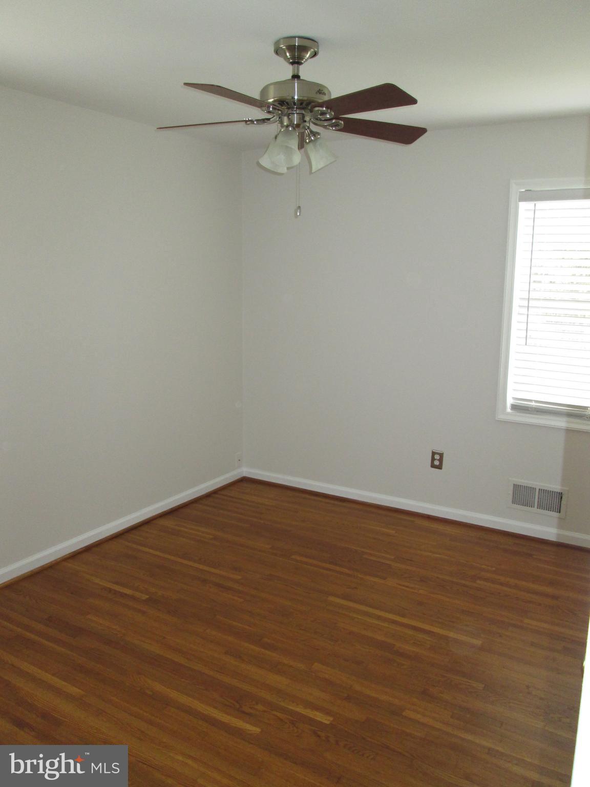 7401 Castle Road Manassas, VA 20109 - Photo 23 of 45 Rear Bedroom Pic 2