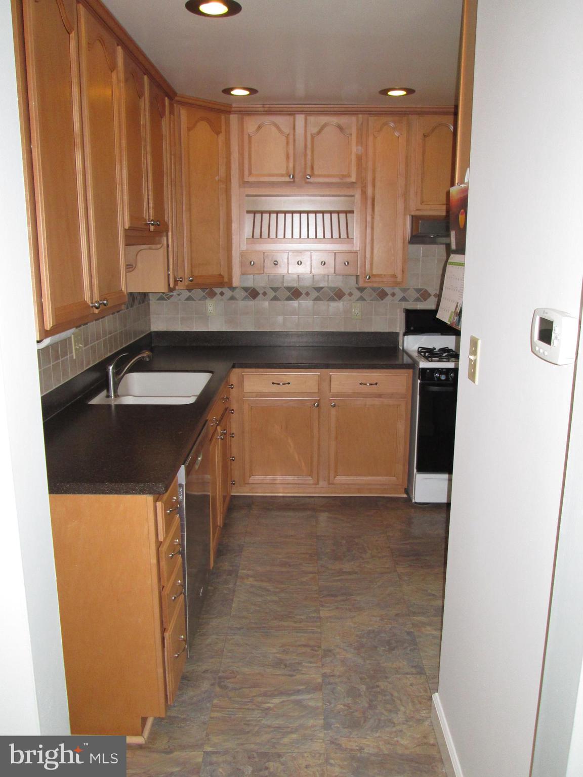 7401 Castle Road Manassas, VA 20109 - Photo 4 of 45 Kitchen Pic 3