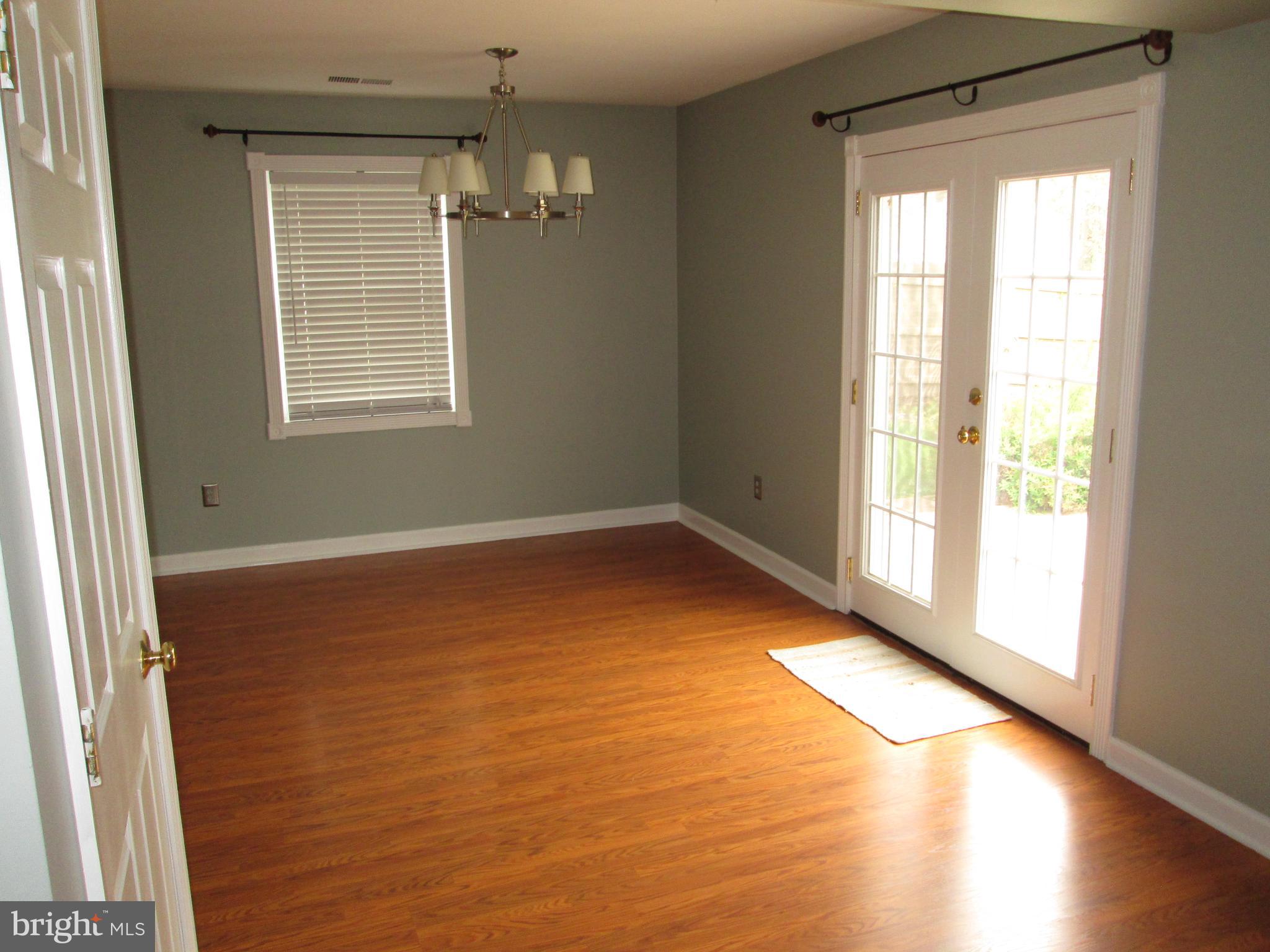 7401 Castle Road Manassas, VA 20109 - Photo 7 of 45 Main Level Family Room Pic 1