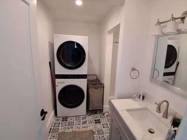 $4,950,000 | 117 Water Street, Stonington, CT 06378