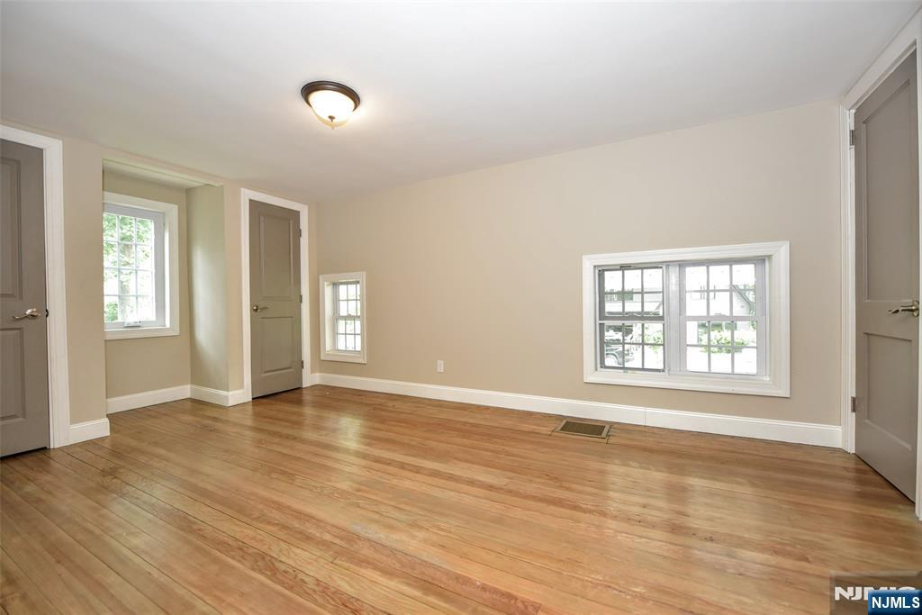 6 Standish Lane Butler, NJ 07405 - Photo 4 of 11