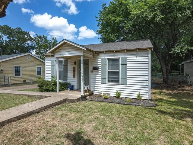 $1,895 | 3012 Gene Lane, Haltom City, TX 76117