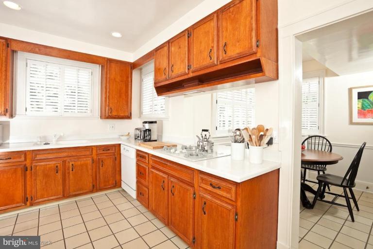 3921 Juniper Road Baltimore, MD 21218 - Photo 8 of 23 Kitchen