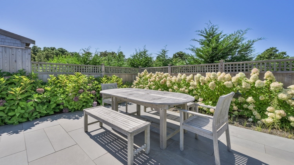 11 Miller Lane Nantucket, MA 02554 - Photo 9 of 11