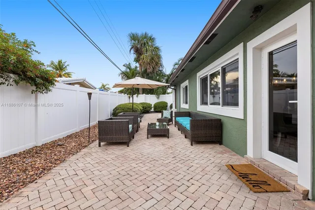 $850,000 | 2580 Southeast 2nd Court, Pompano Beach, FL 33062