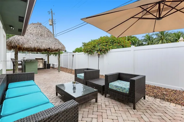 $850,000 | 2580 Southeast 2nd Court, Pompano Beach, FL 33062