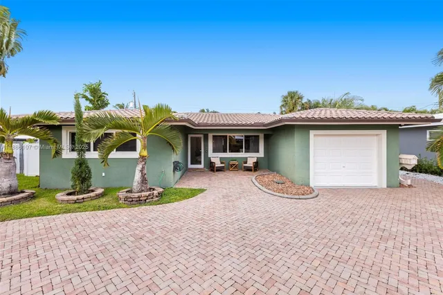 $850,000 | 2580 Southeast 2nd Court, Pompano Beach, FL 33062