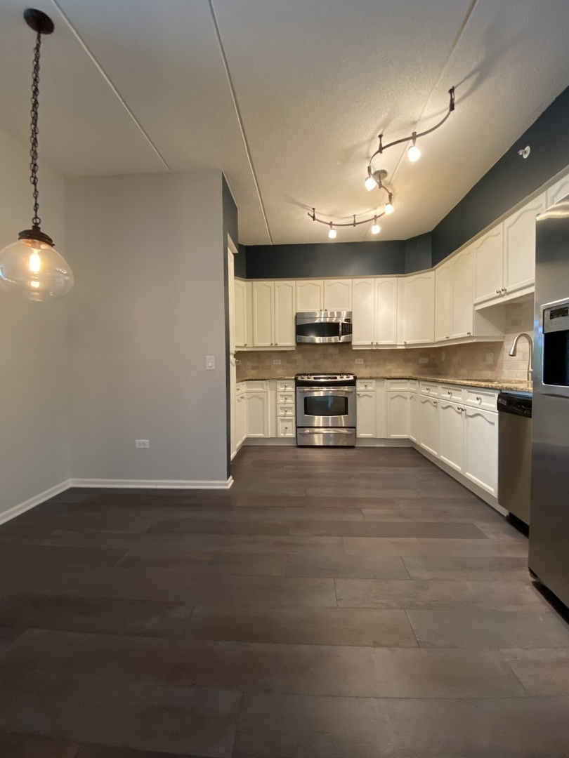 190 Johnson Street, Unit 304 Palatine, IL 60067 - Photo 11 of 26