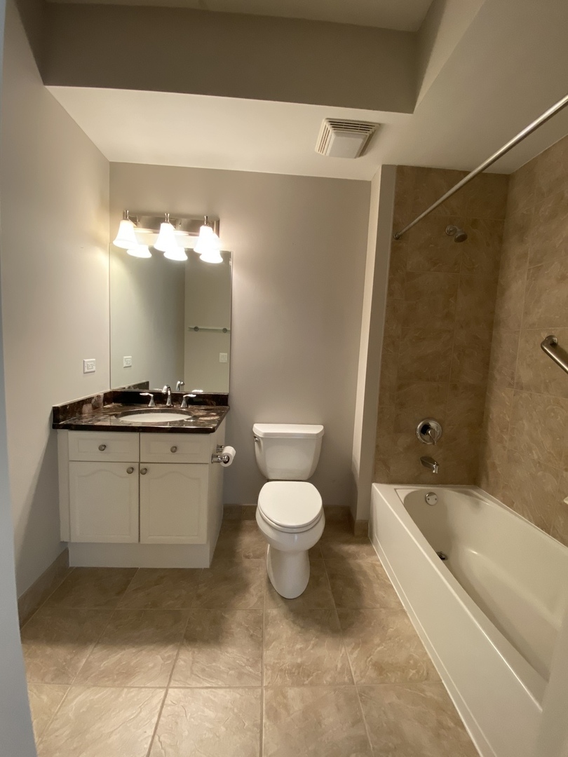 190 Johnson Street, Unit 304 Palatine, IL 60067 - Photo 19 of 26