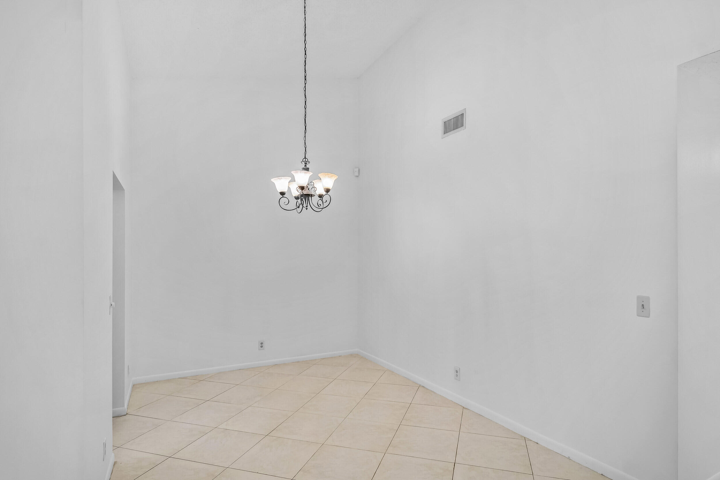 704 Lago Road Delray Beach, FL 33445 - Photo 29 of 67 704 lago-21