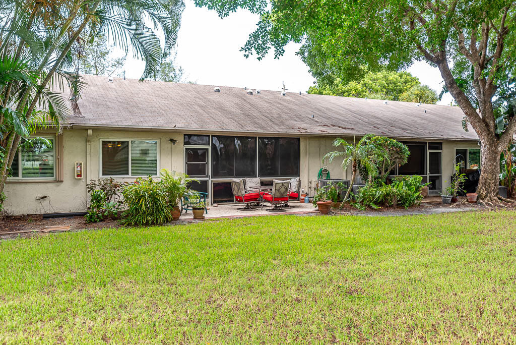704 Lago Road Delray Beach, FL 33445 - Photo 46 of 67 20240723-704 Lago Dr-0026