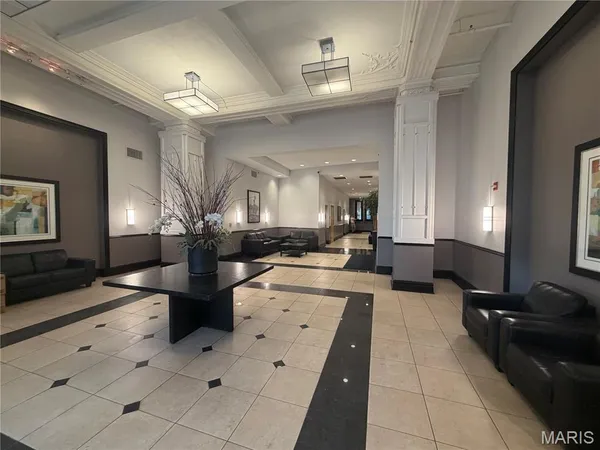 $1,250 | 1501 Locust Street, Unit 503, St. Louis, MO 63103