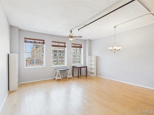 $1,250 | 1501 Locust Street, Unit 503, St. Louis, MO 63103