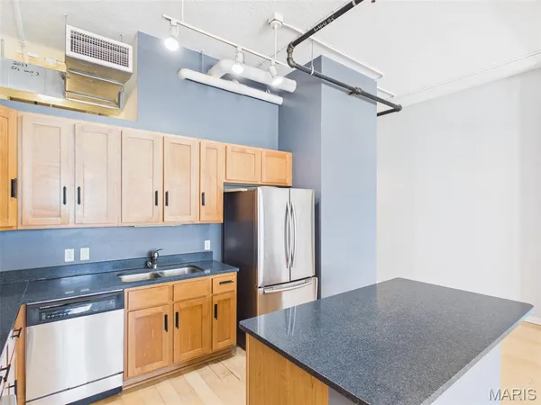 $1,250 | 1501 Locust Street, Unit 503, St. Louis, MO 63103