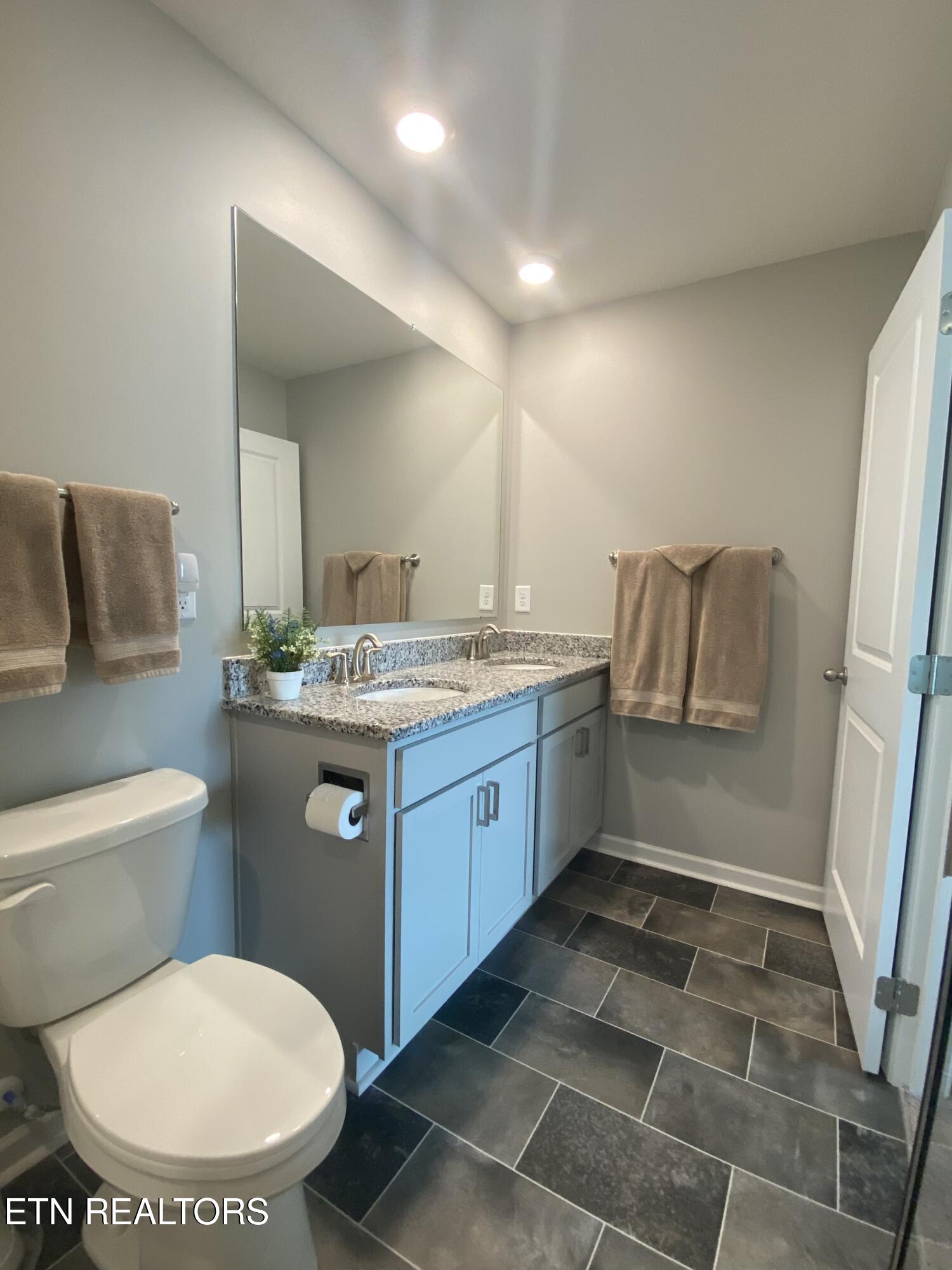3466 Tyee Crossing Way Kodak, TN 37764 - Photo 26 of 40 FullSizeRender