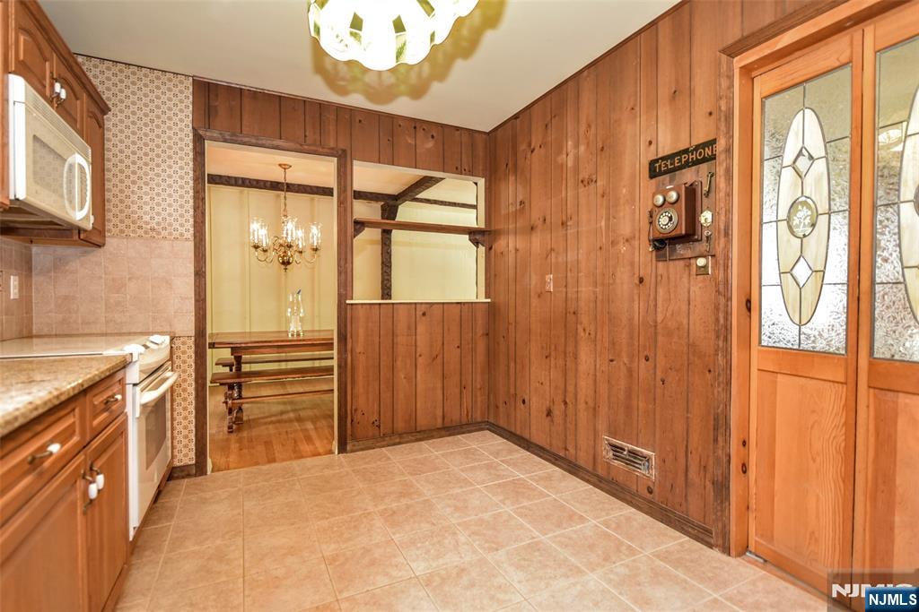 9 Ricker Road West Milford, NJ 07435 - Photo 6 of 44