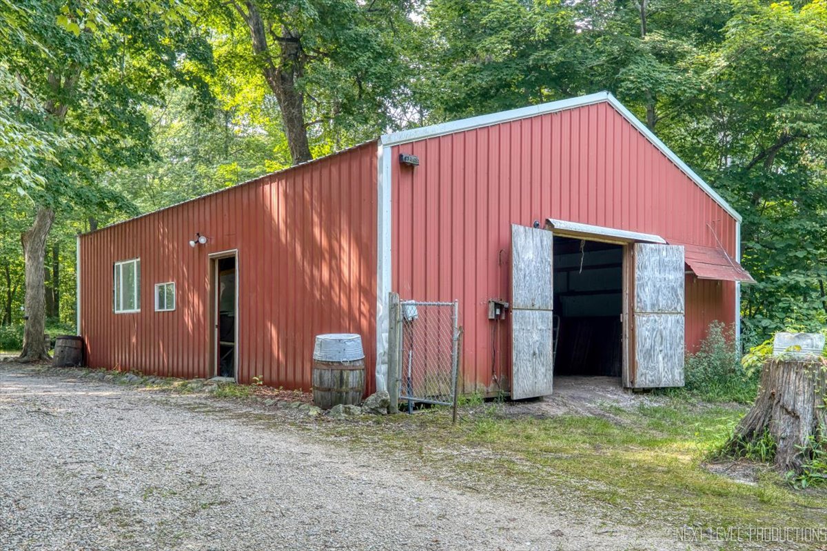 4002 East 1950th Road Sheridan, IL 60551 - Photo 27 of 35 a backyard of a house