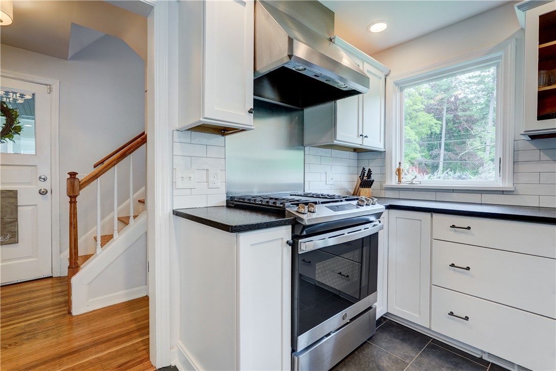 17 West Jefferson Road Pittsford, NY 14534 - Photo 6 of 50 Kitchen