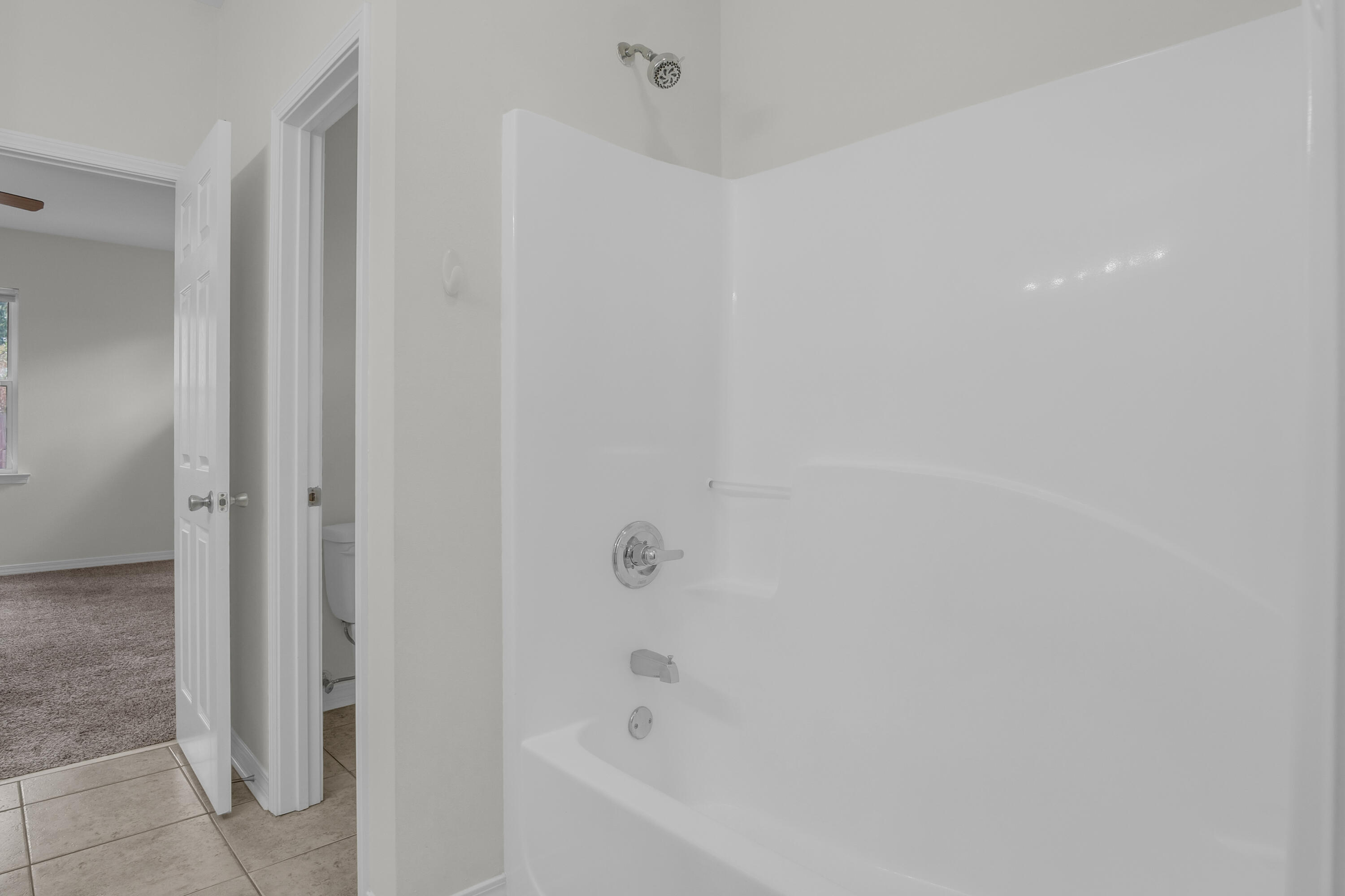 63 Las Roblas Grande Drive Santa Rosa Beach, FL 32459 - Photo 10 of 28 a bathroom with a bathtub