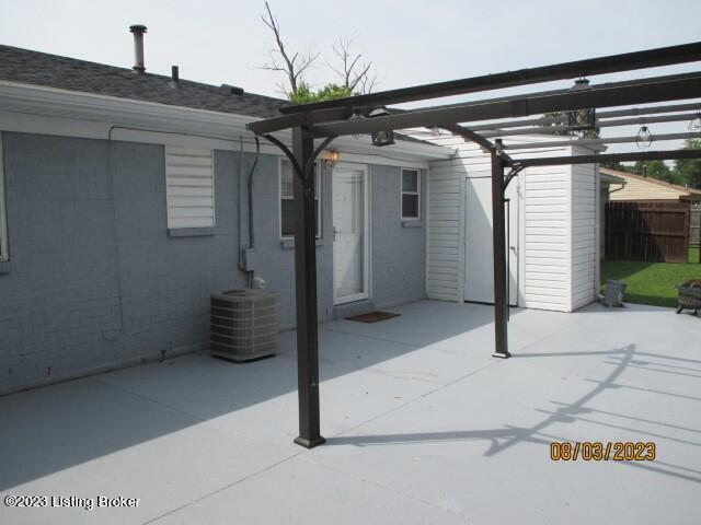 366 East Blue Jay Road Louisville, KY 40229 - Photo 7 of 24 patio